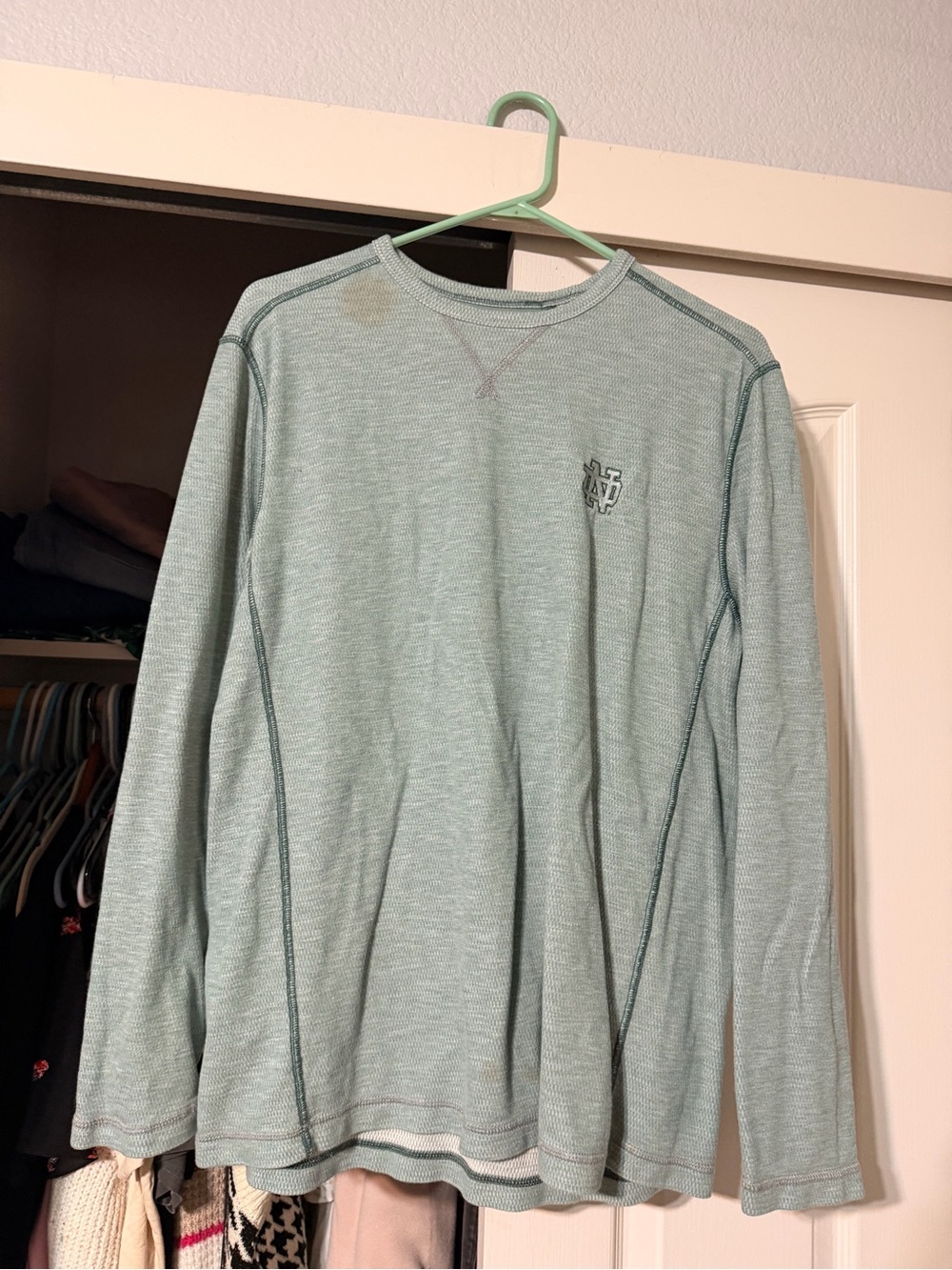 Size M Tommy Bahama Notre Dame Long Sleeve
